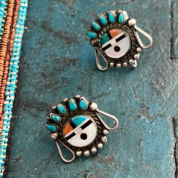 Vintage Native American Sterling Silver Zuni Sunface Earrings - Picture 3 of 8